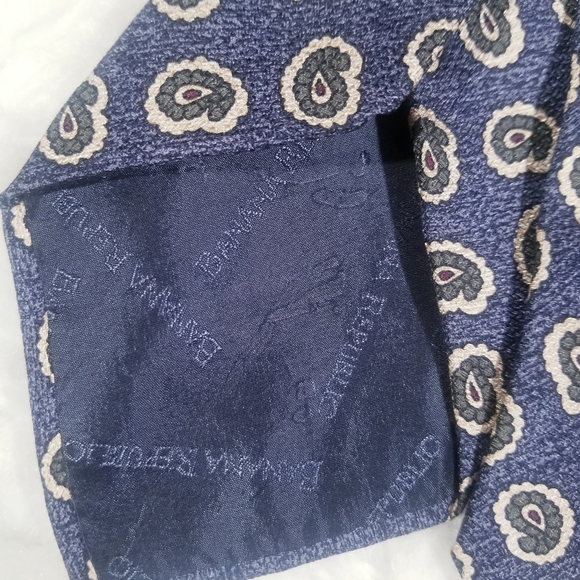 Banana Republic pattern blue silk tie - Picture 5 of 7